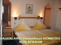 SAUERLAND FERIENPARK : Ferienhaus HENNESEE- SCHLAFRAUM