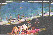   FERIENPARK FERIENDORF  Hennesee Sauerland :  Badestrand   