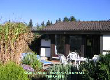 SAUERLAND FERIENPARK : Ferienhaus HENNESEE- TERRASSE