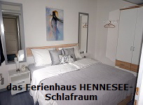 SAUERLAND FERIENPARK : Ferienhaus HENNESEE- SCHLAFRAUM